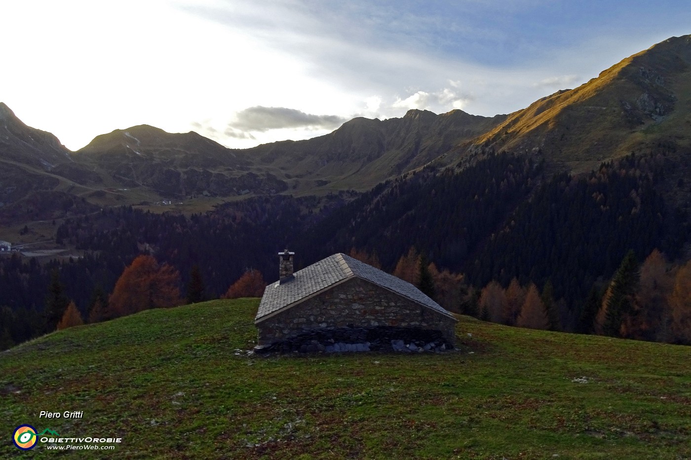 99 Baita Nuova nella luce del tramonto.JPG -                                